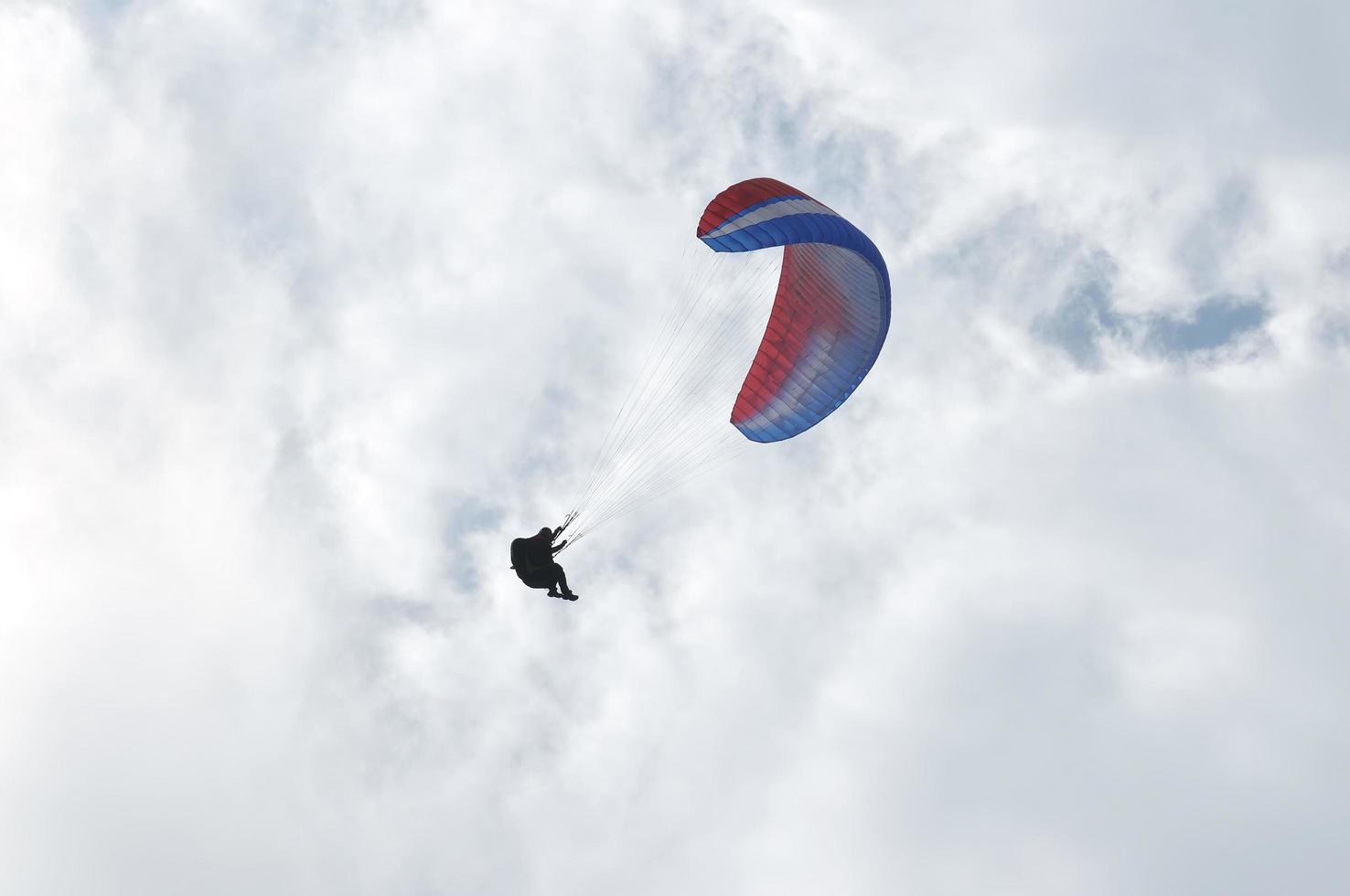 vista deportiva de parapente foto