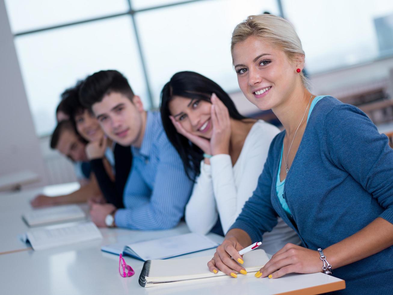 grupo de estudiantes de estudio foto