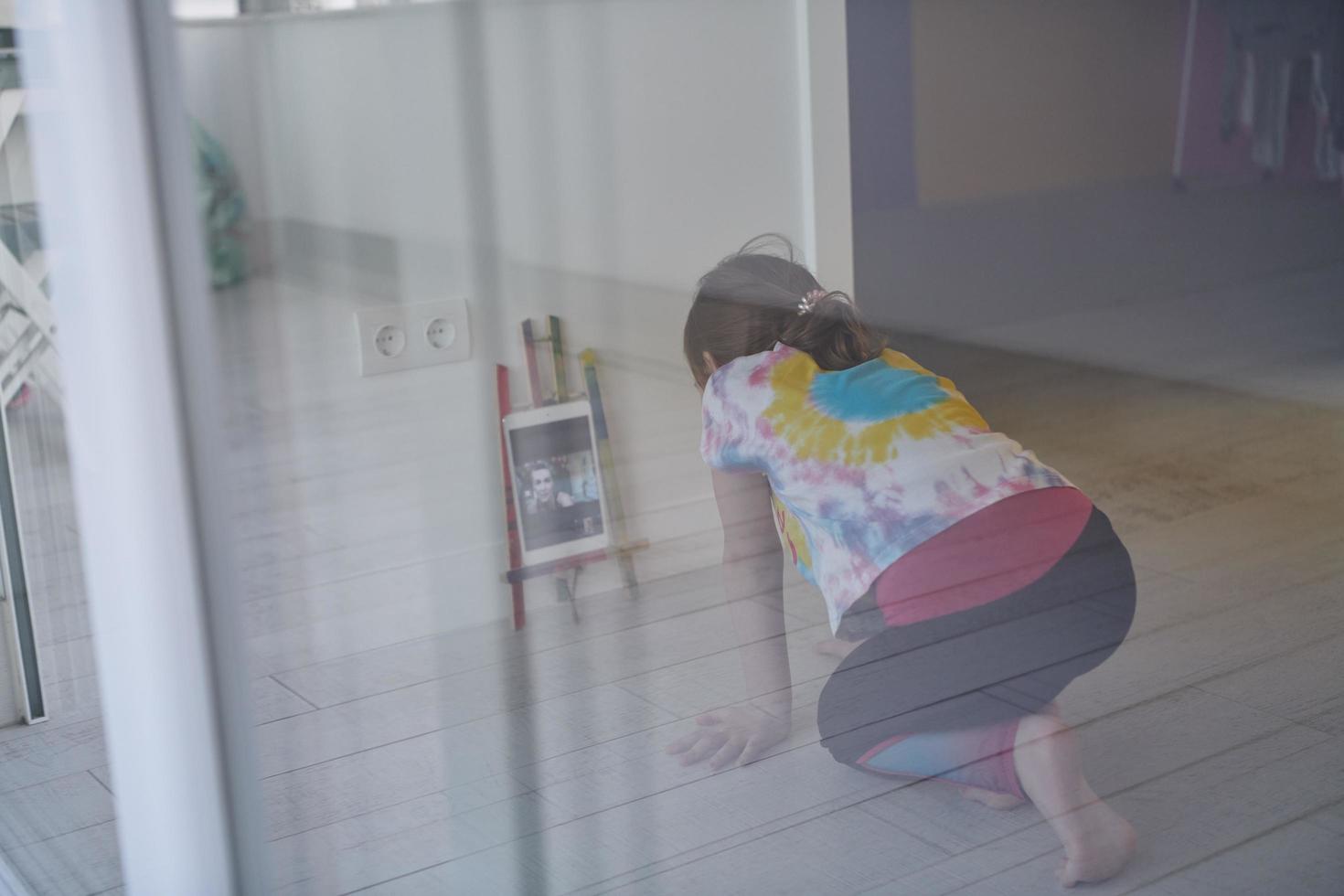 girl online education ballet class at home photo