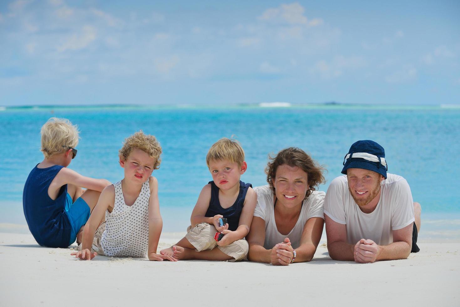 familia feliz de vacaciones foto