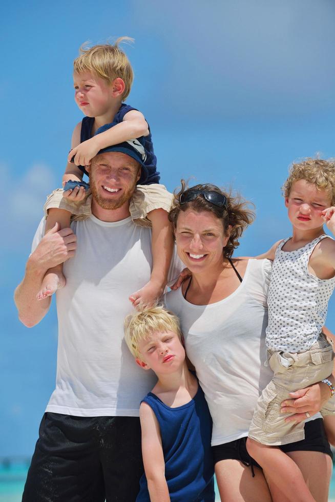 familia feliz de vacaciones foto