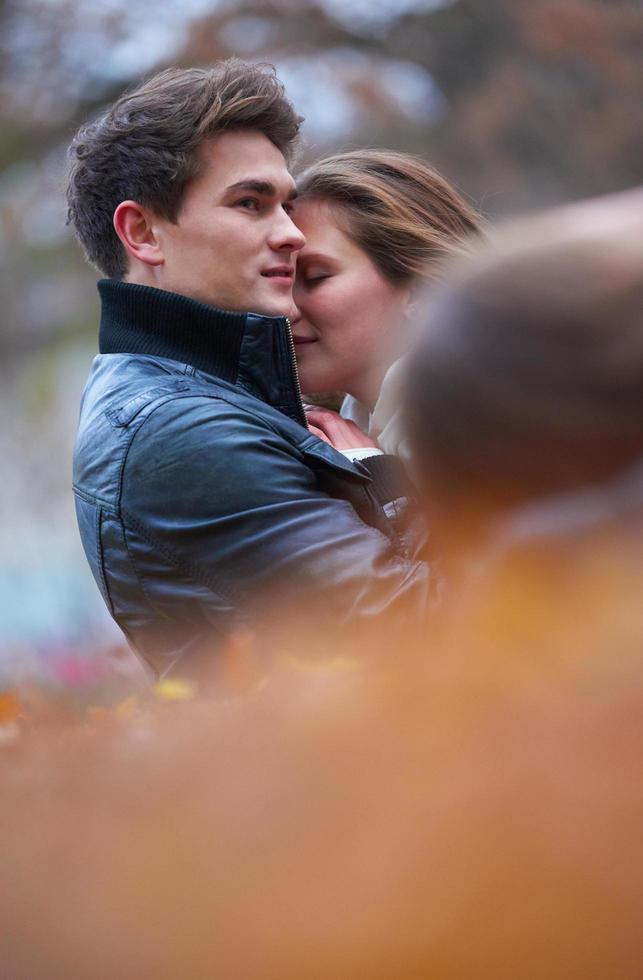 retrato de pareja de otoño foto