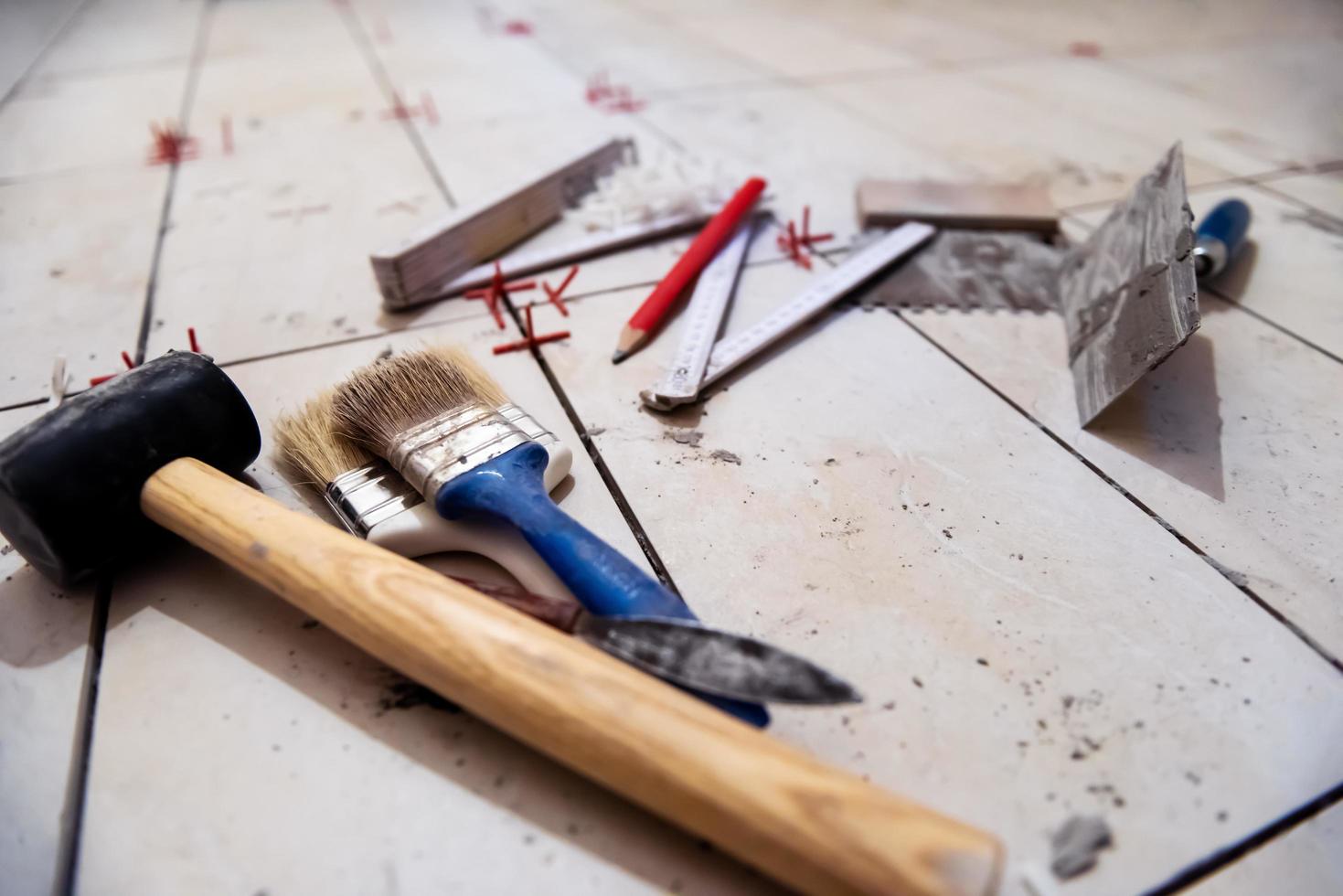 Ceramic tiles and tools for tiler photo