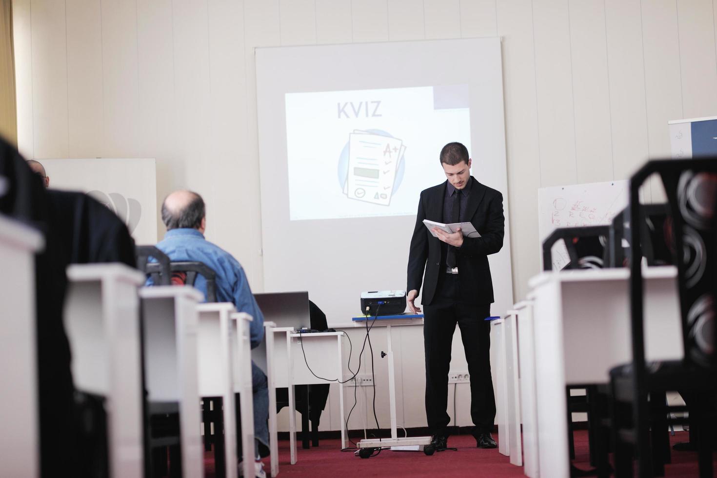 hombre de negocios en seminario foto