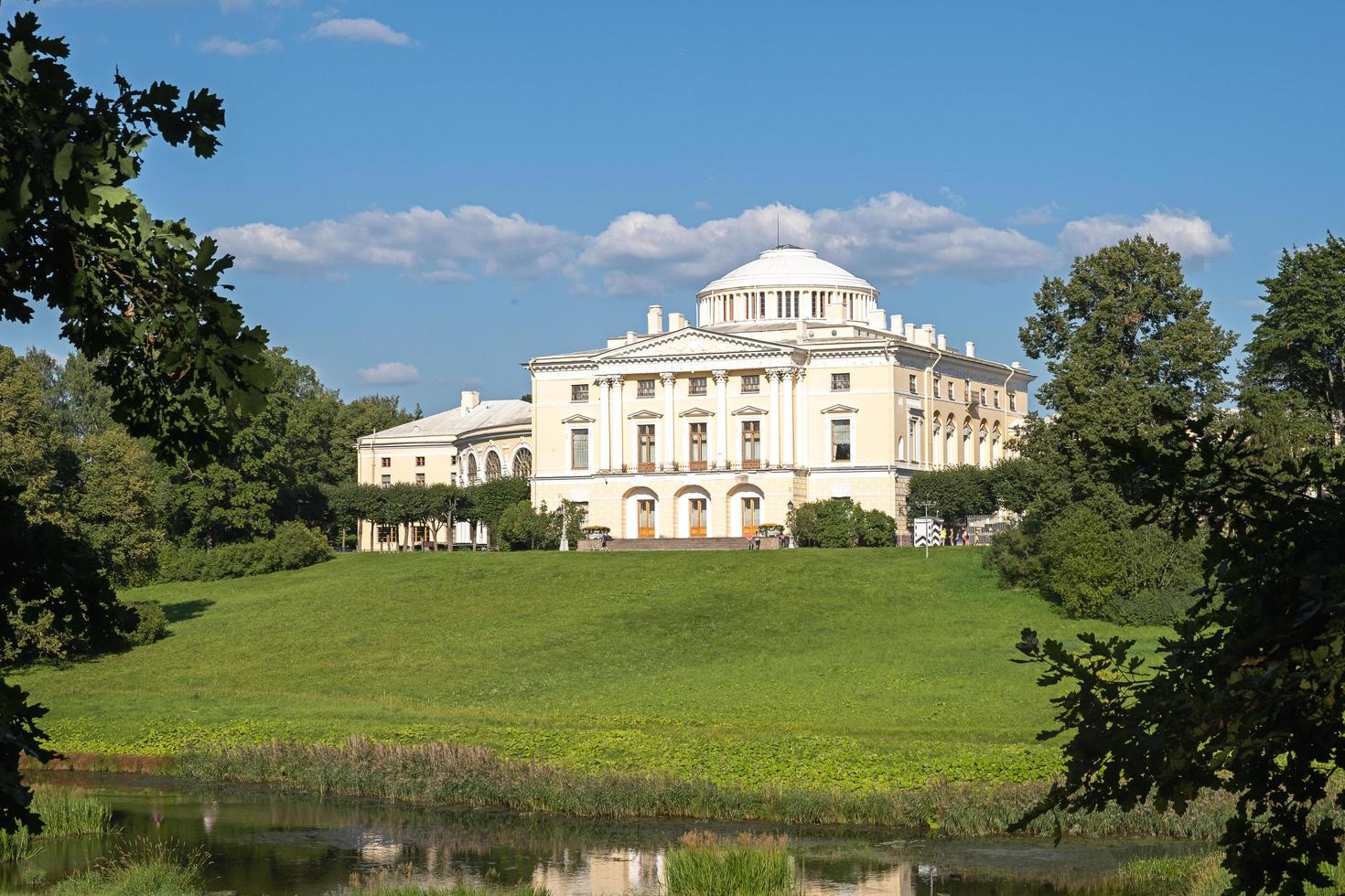 palacio de pavlovsk en el museo-reserva del estado de pavlovsk. foto