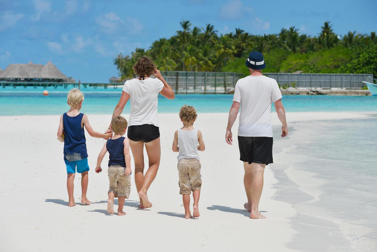 familia feliz de vacaciones foto