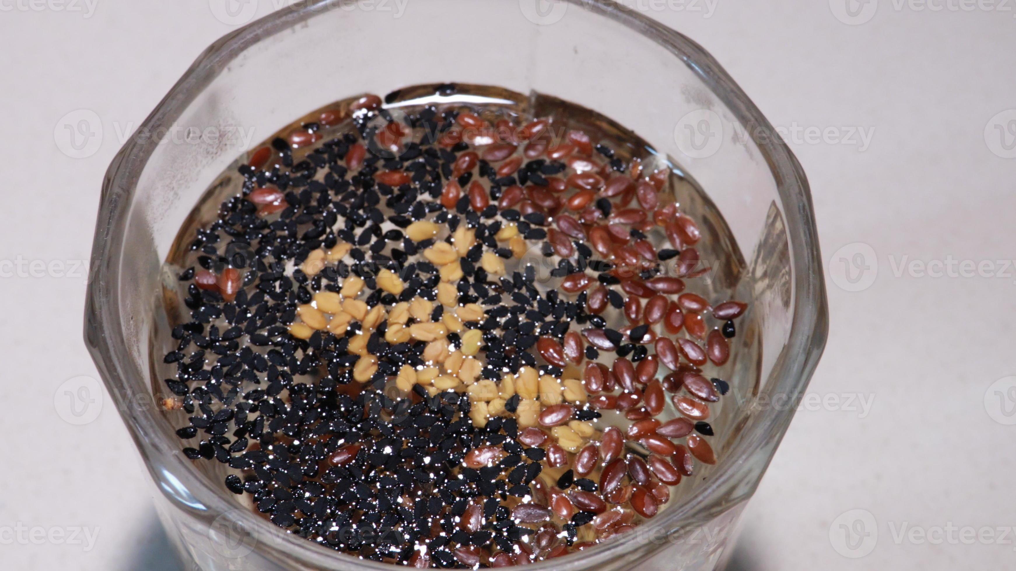 Alsi kalonji methi dana ka paani, Flax seeds Nigella Sativa or