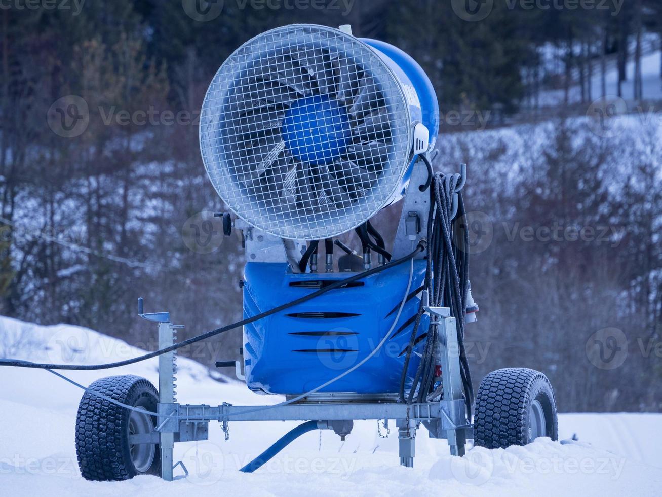 snow machine cannon snowmaker gun 11967005 Stock Photo at Vecteezy