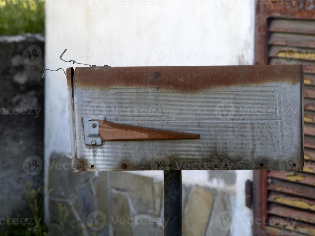 old rusted us mail box photo