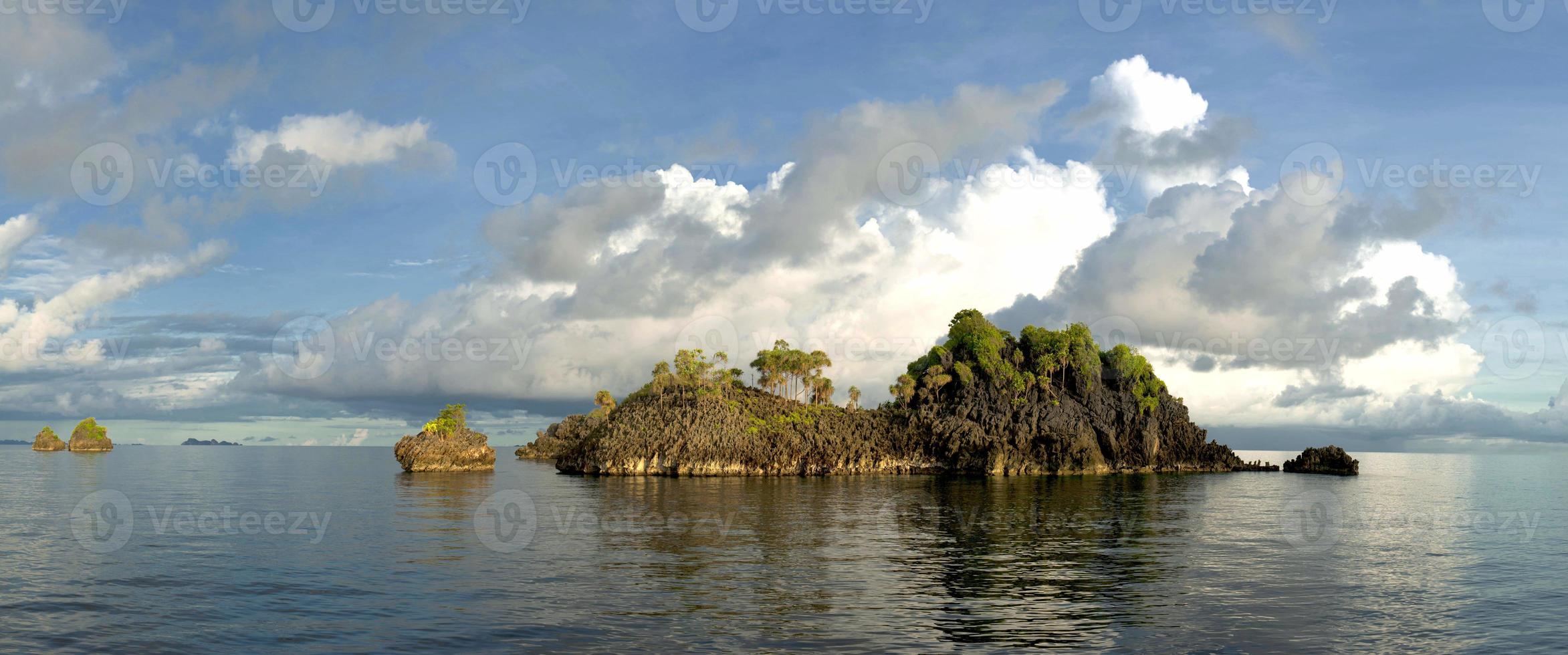 Raja Ampat Papua huge panorama landscape photo
