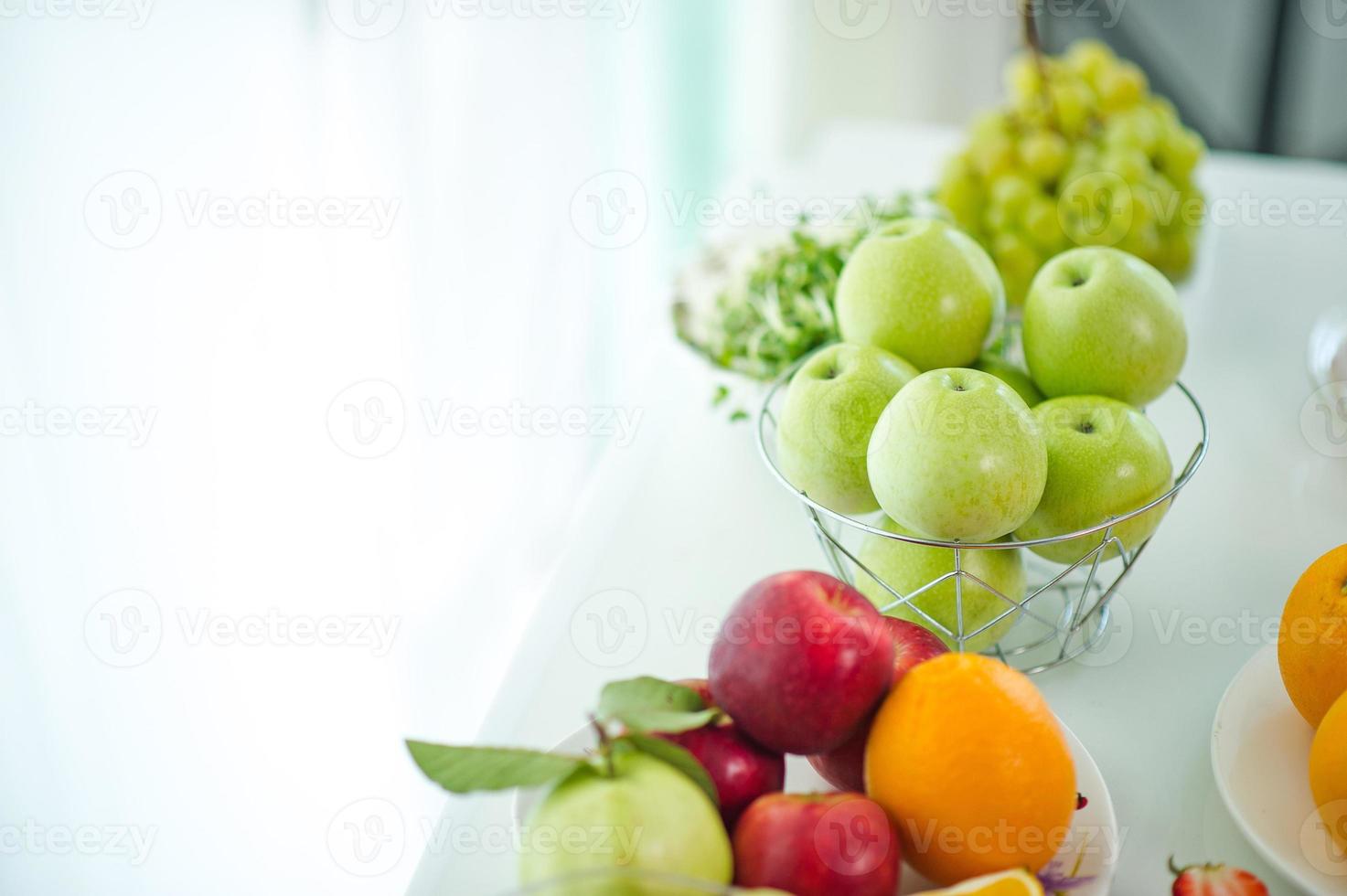 The fruits of health lover Healthy fruit And health care to eat healthy food. To the skin. The fruit is placed in a beautiful table, apple apricot, banana, orange, dragon, placed photo