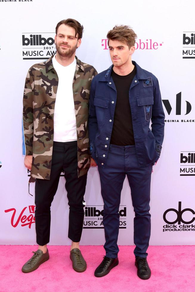 las vegas 21 de mayo, alex pall, andrew taggart en los 2017 billboard music awards llegadas al t mobile arena el 21 de mayo de 2017 en las vegas, nv foto