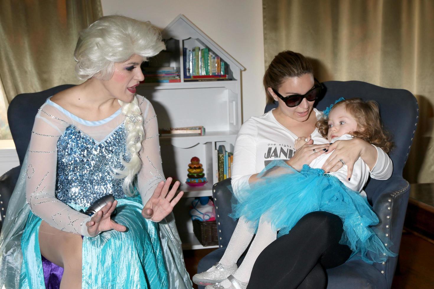 LOS ANGELES, NOV 26 - Elsa Impersonator, Shanelle Workman Gray, Amelie Bailey at the Amelie Bailey 2nd Birthday Party at Private Residence on November 26, 2017 in Studio City, CA photo