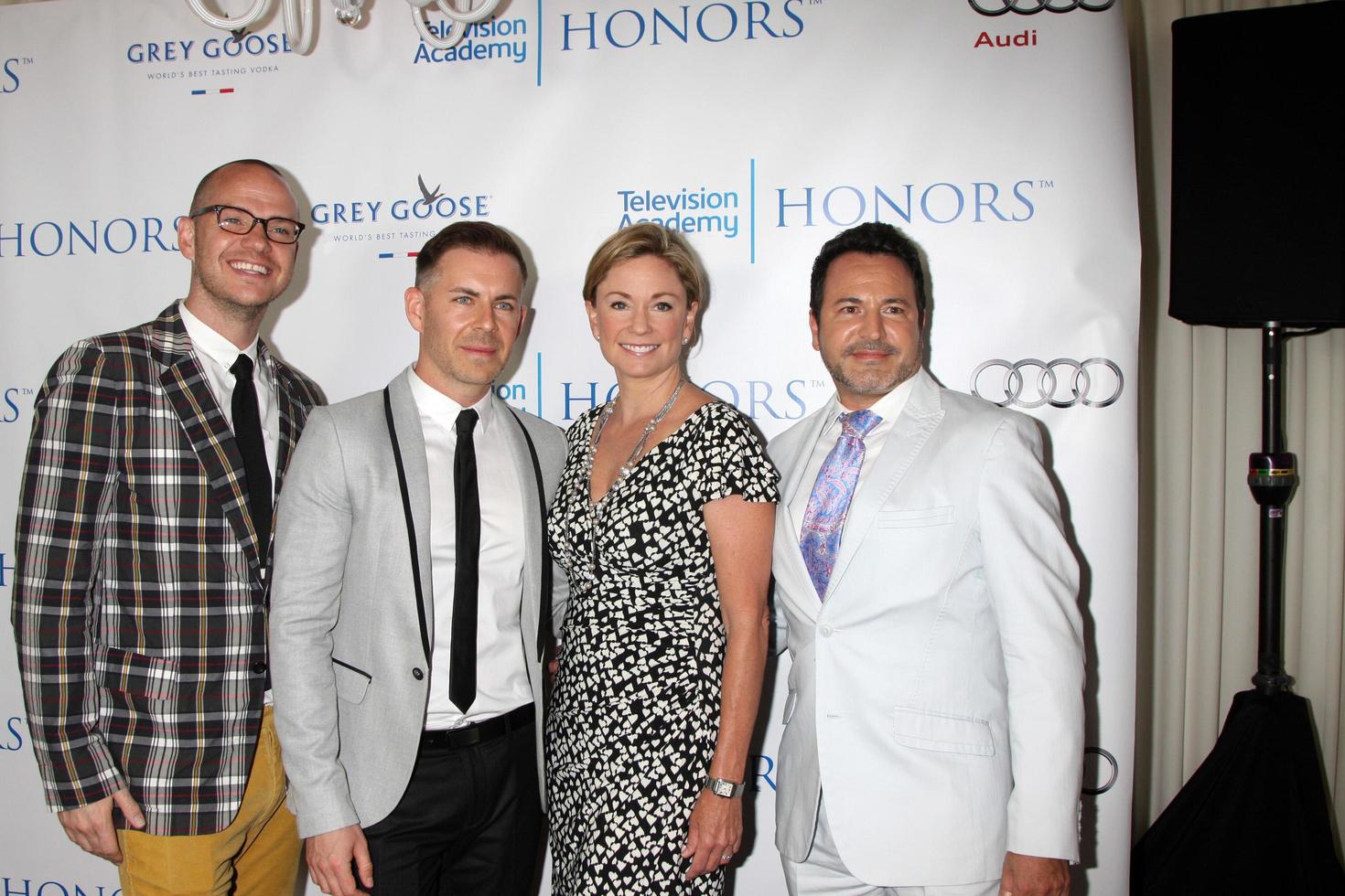 los angeles, jun 1 - peter paige, bradley bredeweg, joanna johnson, greg gugliotta en la séptima academia anual de televisión honores en sls hotel el 1 de junio de 2014 en los angeles, ca foto