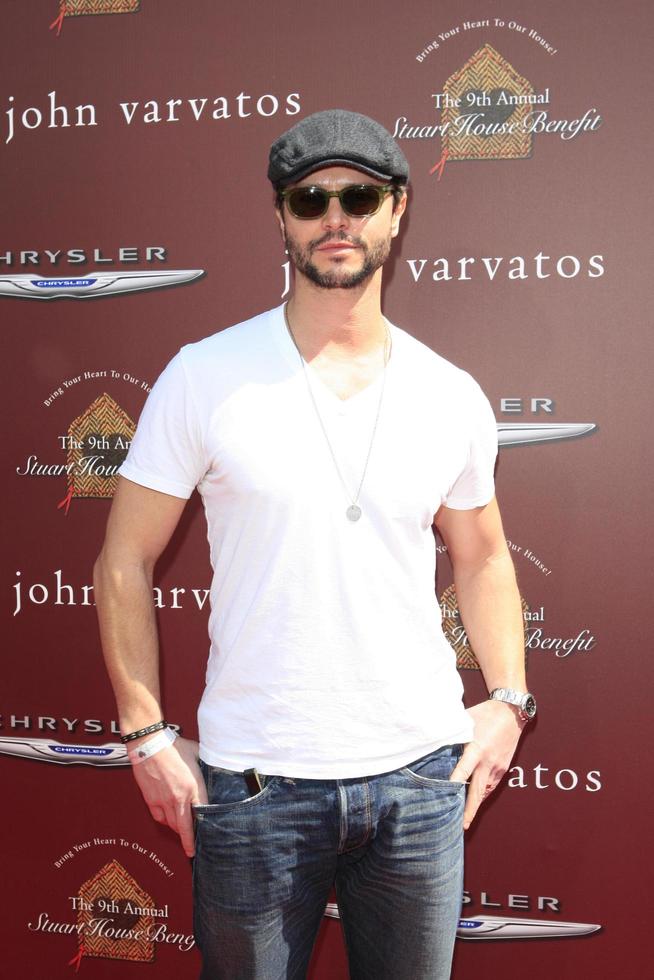 LOS ANGELES, MAR 11 -  Jason Behr arrives at the 9th Annual John Varvatos Stuart House Benefit at the John Varvatos Store on March 11, 2012 in West Hollywood, CA photo