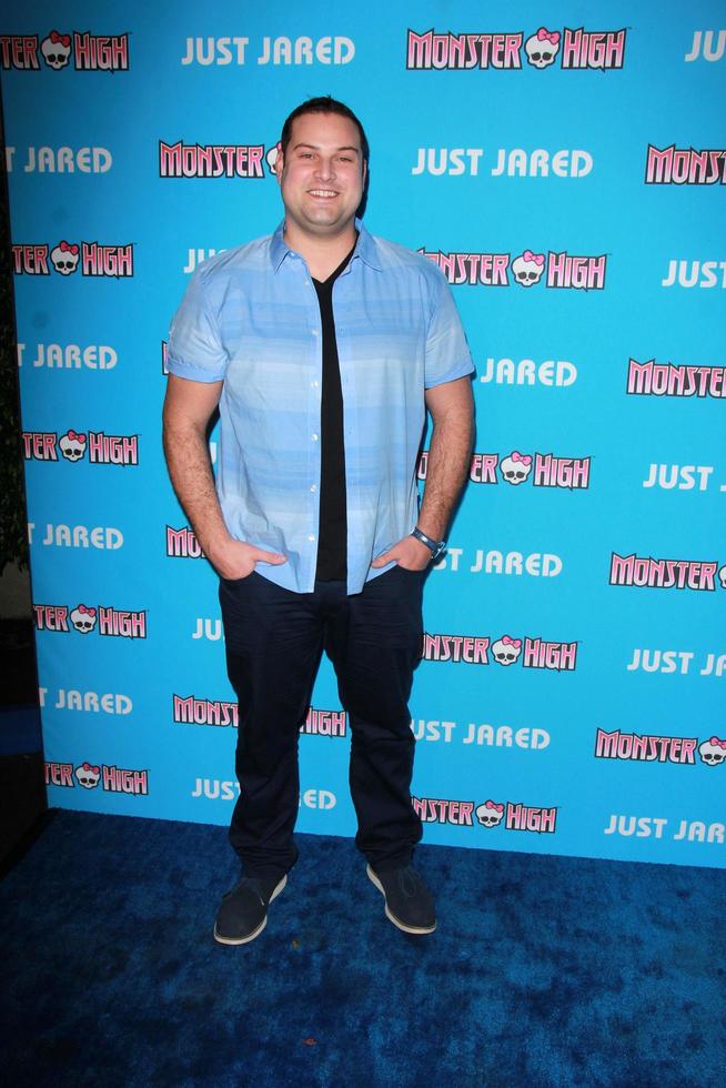 Los Ángeles, 26 de marzo - Max Adler en la fiesta de los jueves de Just Jared's Throwback en The Moonlight Rollerway el 26 de marzo de 2015 en Glendale, CA. foto