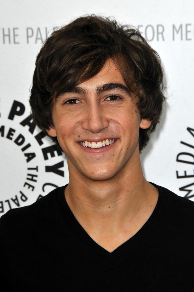 los angeles, 13 de agosto - vincent martella en el evento disney s phineas and ferb paleyfest family 2011 en paley center for media el 13 de agosto de 2011 en beverly hills, ca foto