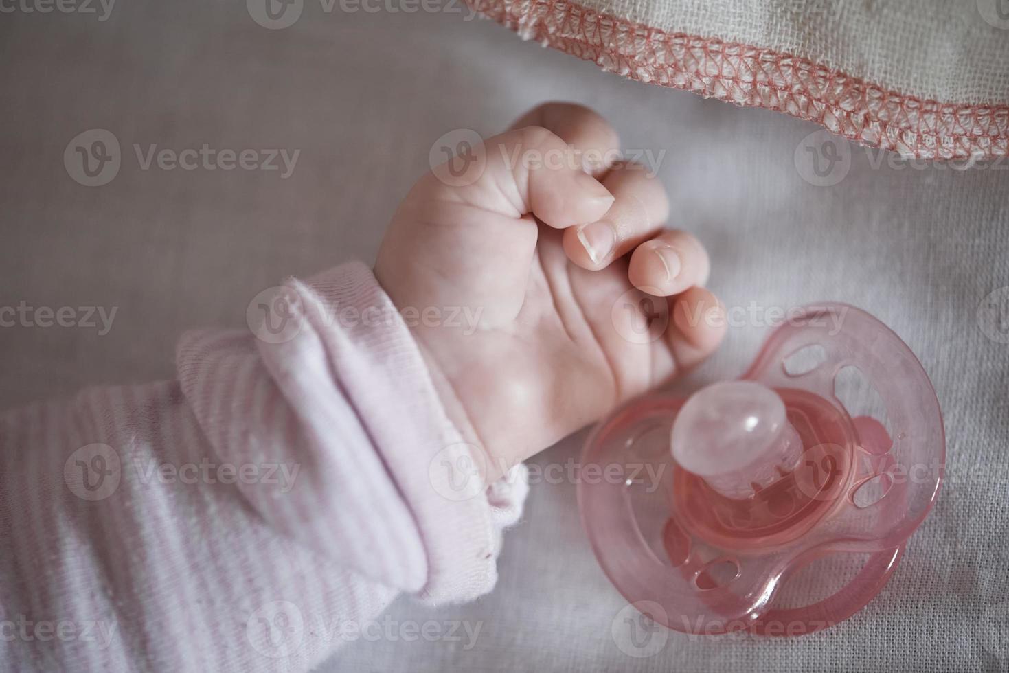 newborn baby sleeping at home in bed 11990582 Stock Photo at Vecteezy
