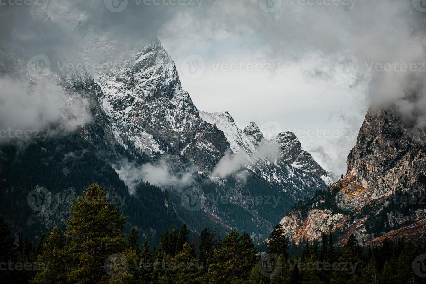 dramático paisaje de las montañas teton foto