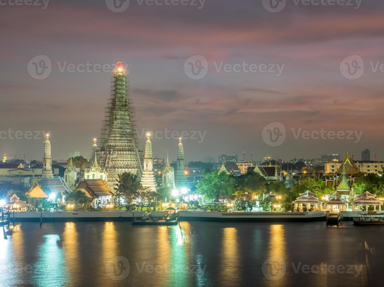 Temple of Dawn pagoda under twilight sky photo