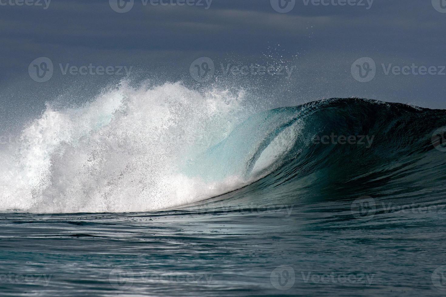detalle de tubo de olas de surf foto
