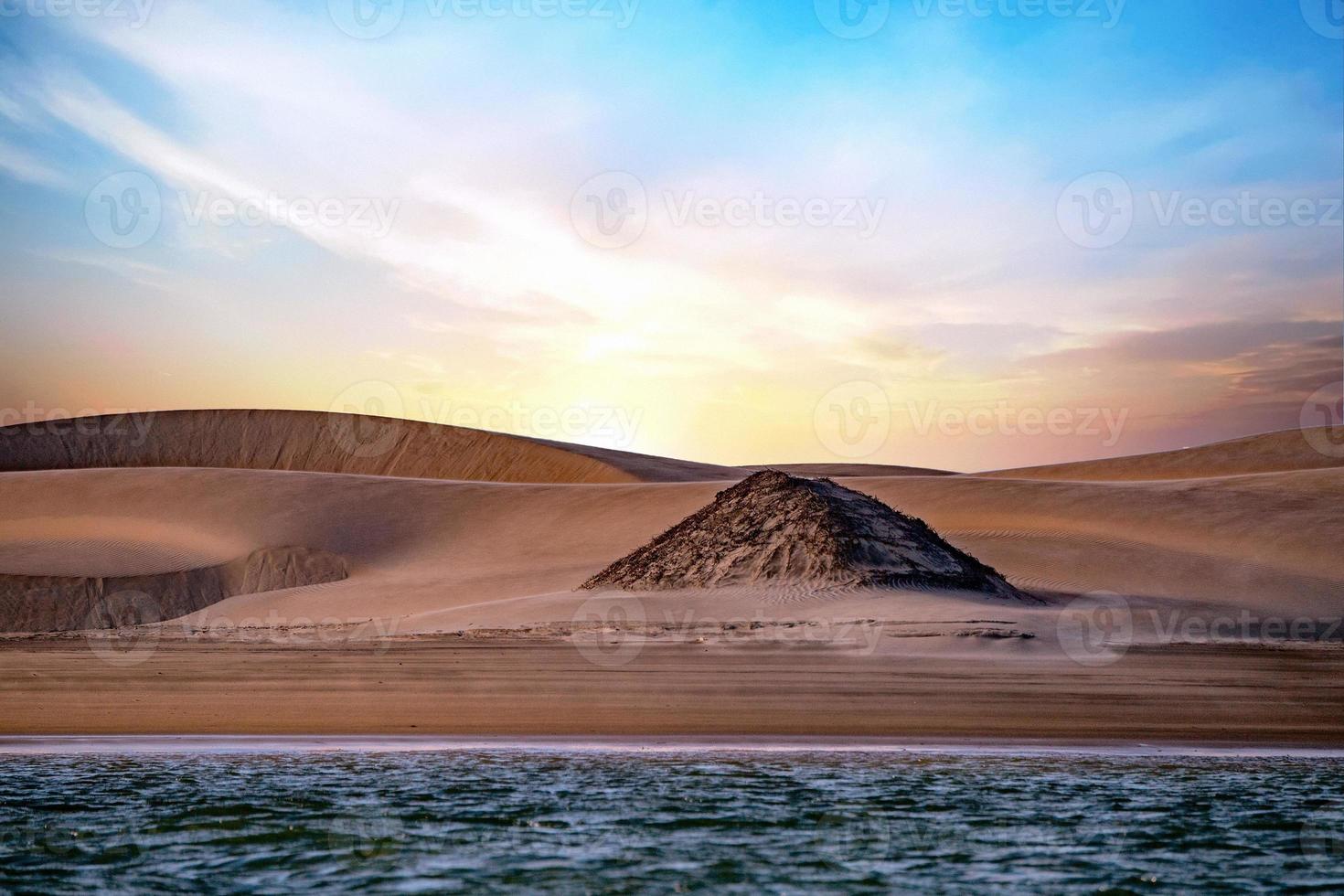 vista del paisaje de las dunas de arena de la playa foto