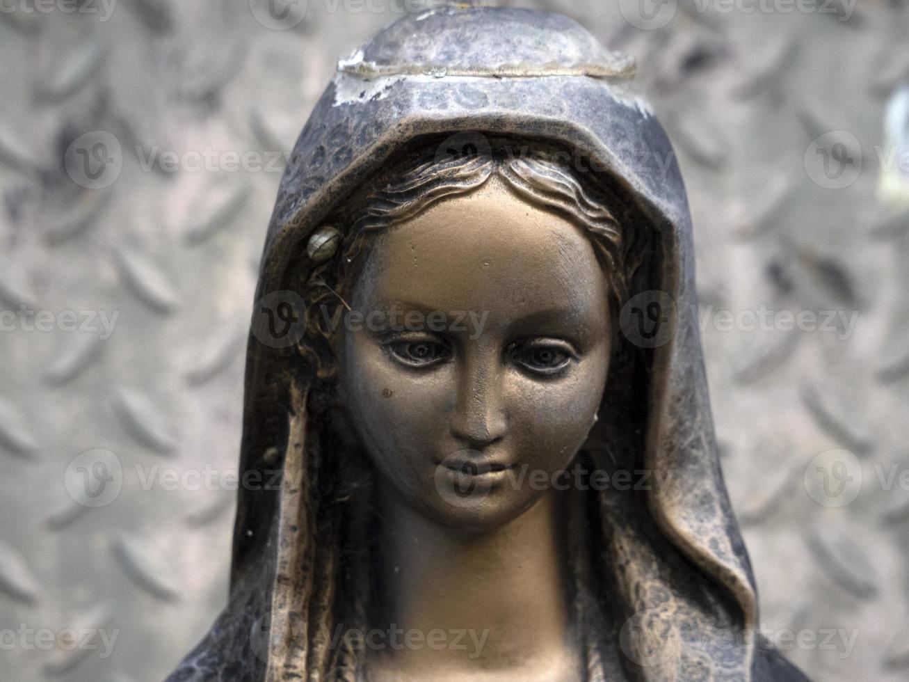 Holy madonna heart statue detail photo