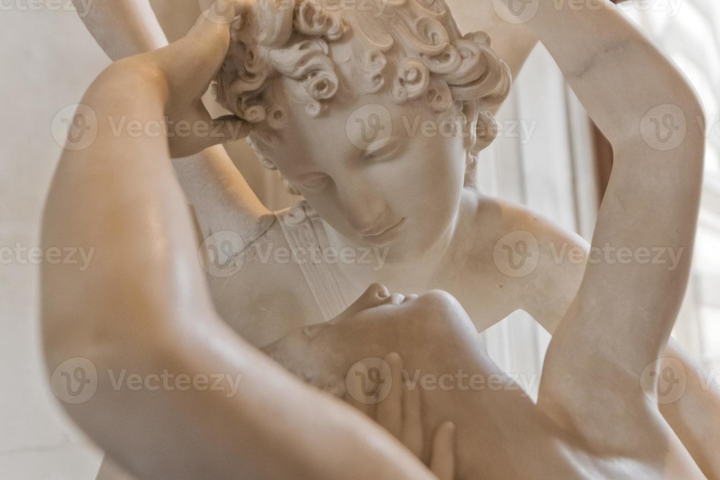 love and psyche statue photo