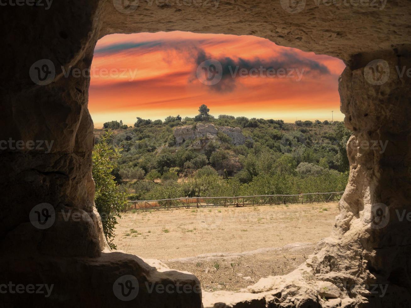 cueva del gimnasio cava d'ispica en sicilia italia foto