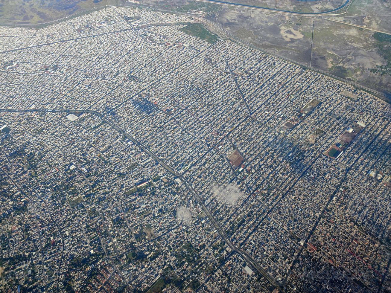 antena de la ciudad de mexico mientras aterriza foto