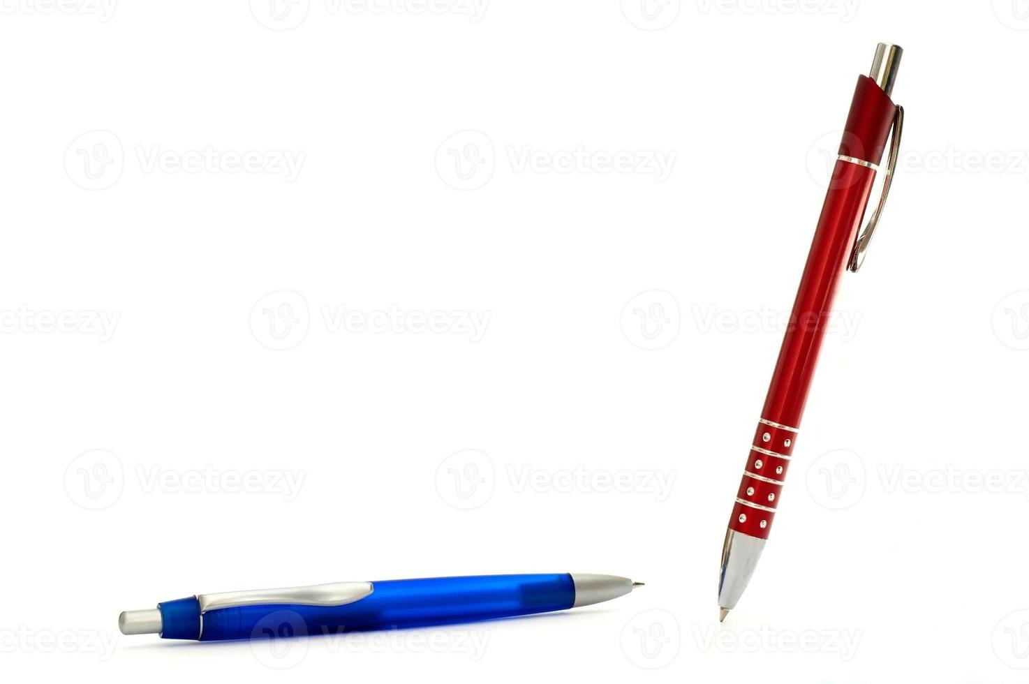 bolígrafos rojos y azules foto