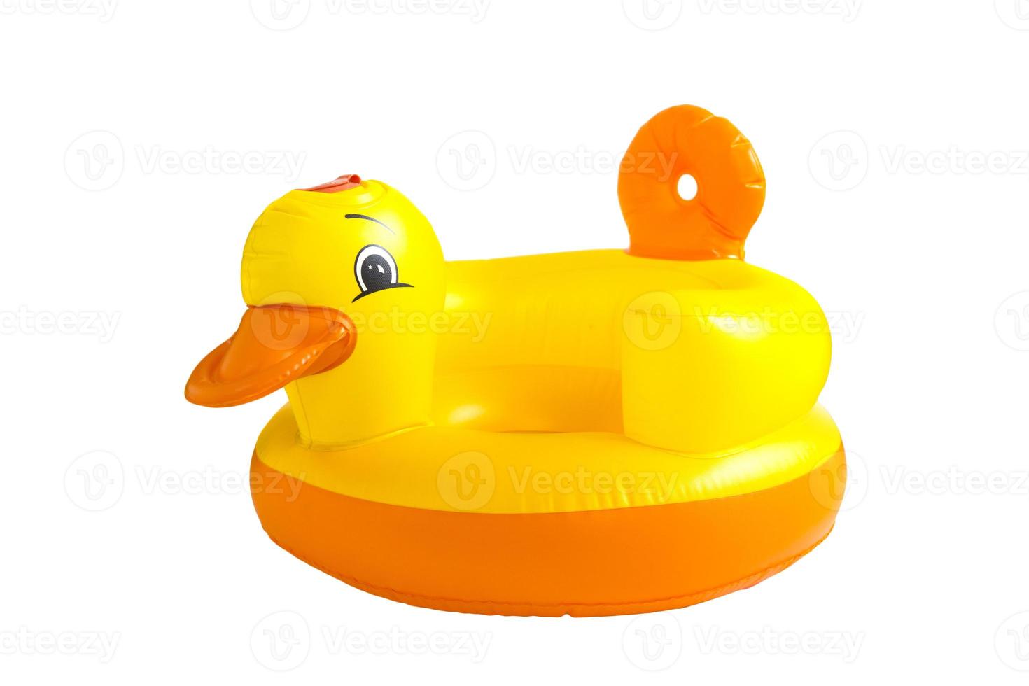 sofá inflable para bebé con motivo de pato aislado en un fondo blanco. foto