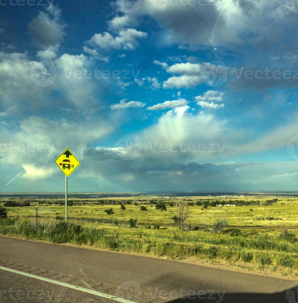 señales de tráfico en la carretera foto