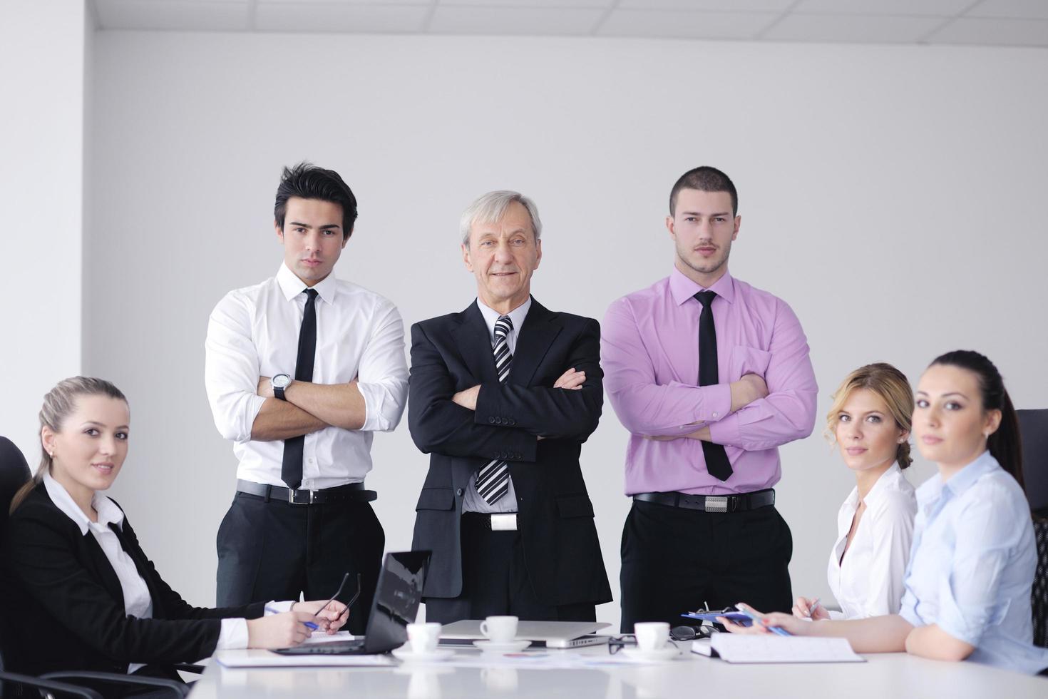 grupo de personas de negocios en reunión foto