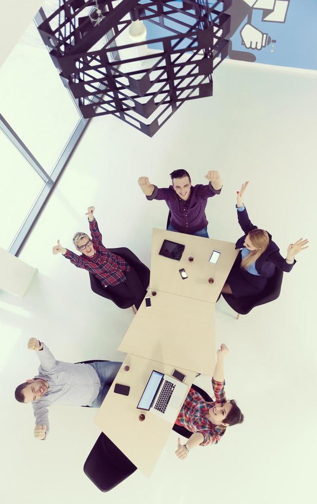 vista aérea del grupo de personas de negocios en reunión foto