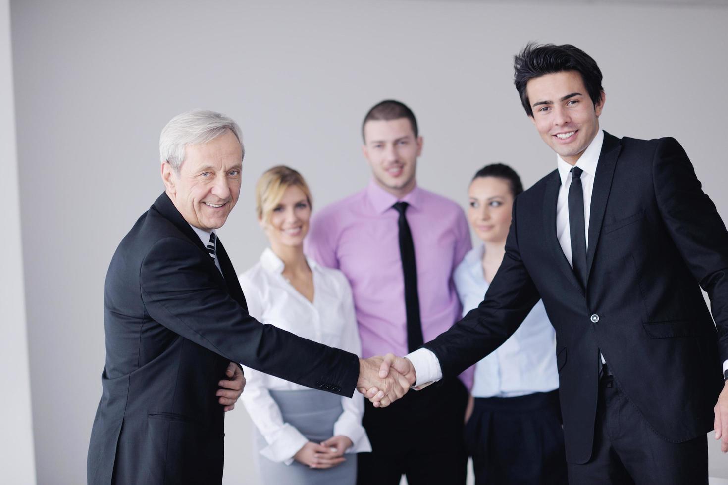 grupo de personas de negocios en reunión foto