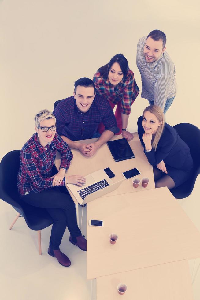vista aérea del grupo de personas de negocios en reunión foto
