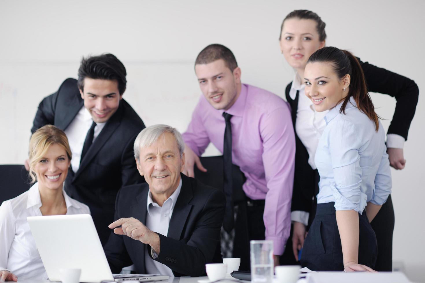 grupo de personas de negocios en reunión foto