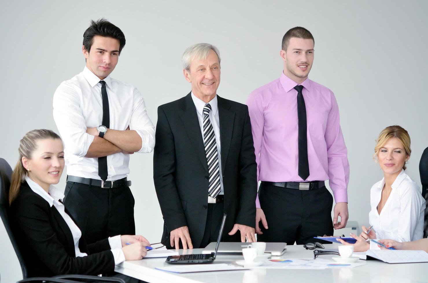 grupo de personas de negocios en reunión foto