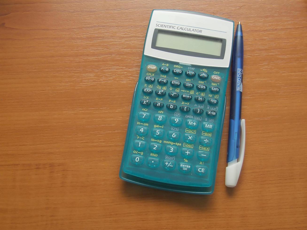 calculadora en la mesa foto
