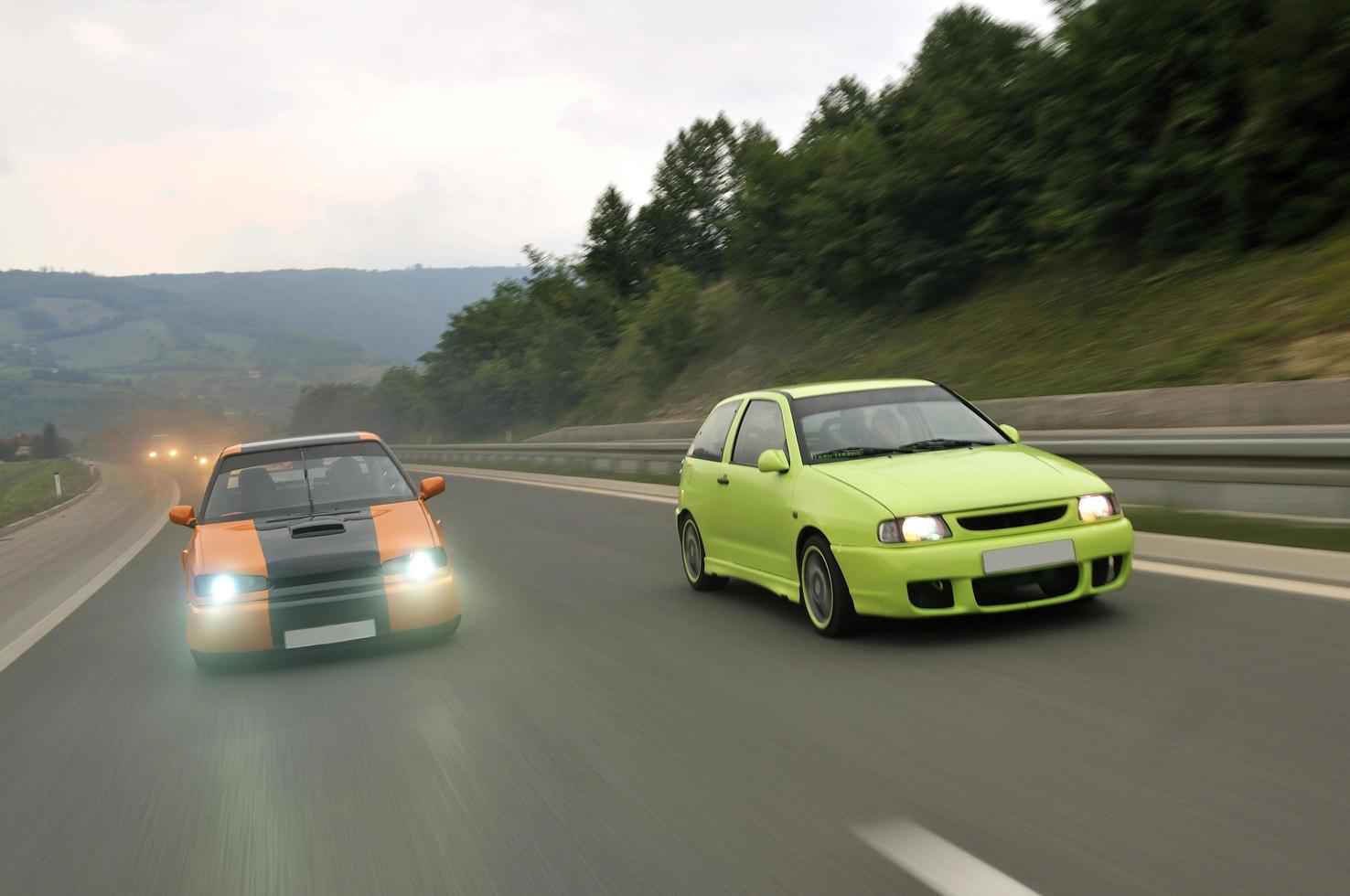 tuning coches sacing por la carretera foto