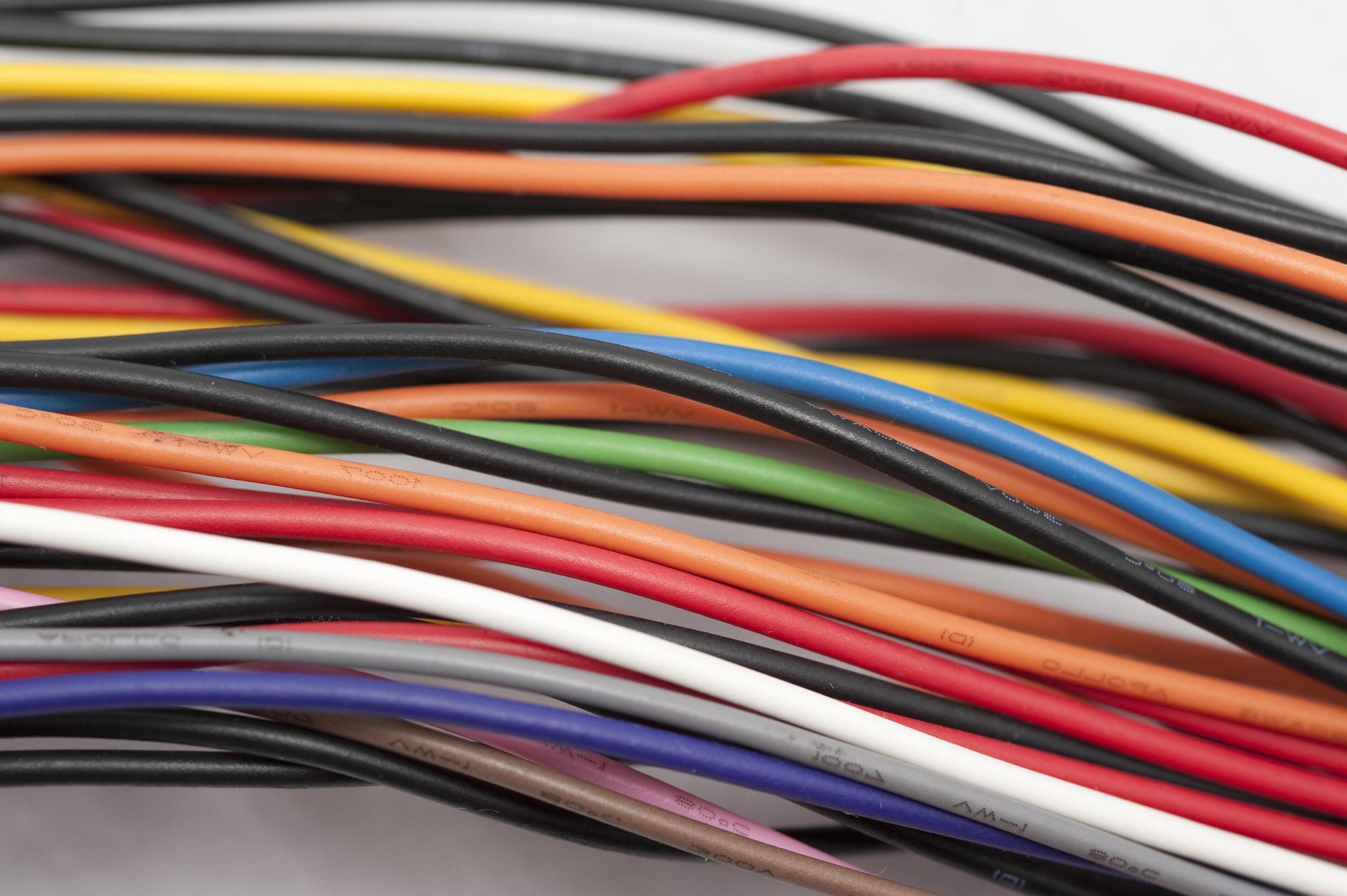 cables eléctricos sueltos y gruesos 12159949 Foto de stock en Vecteezy