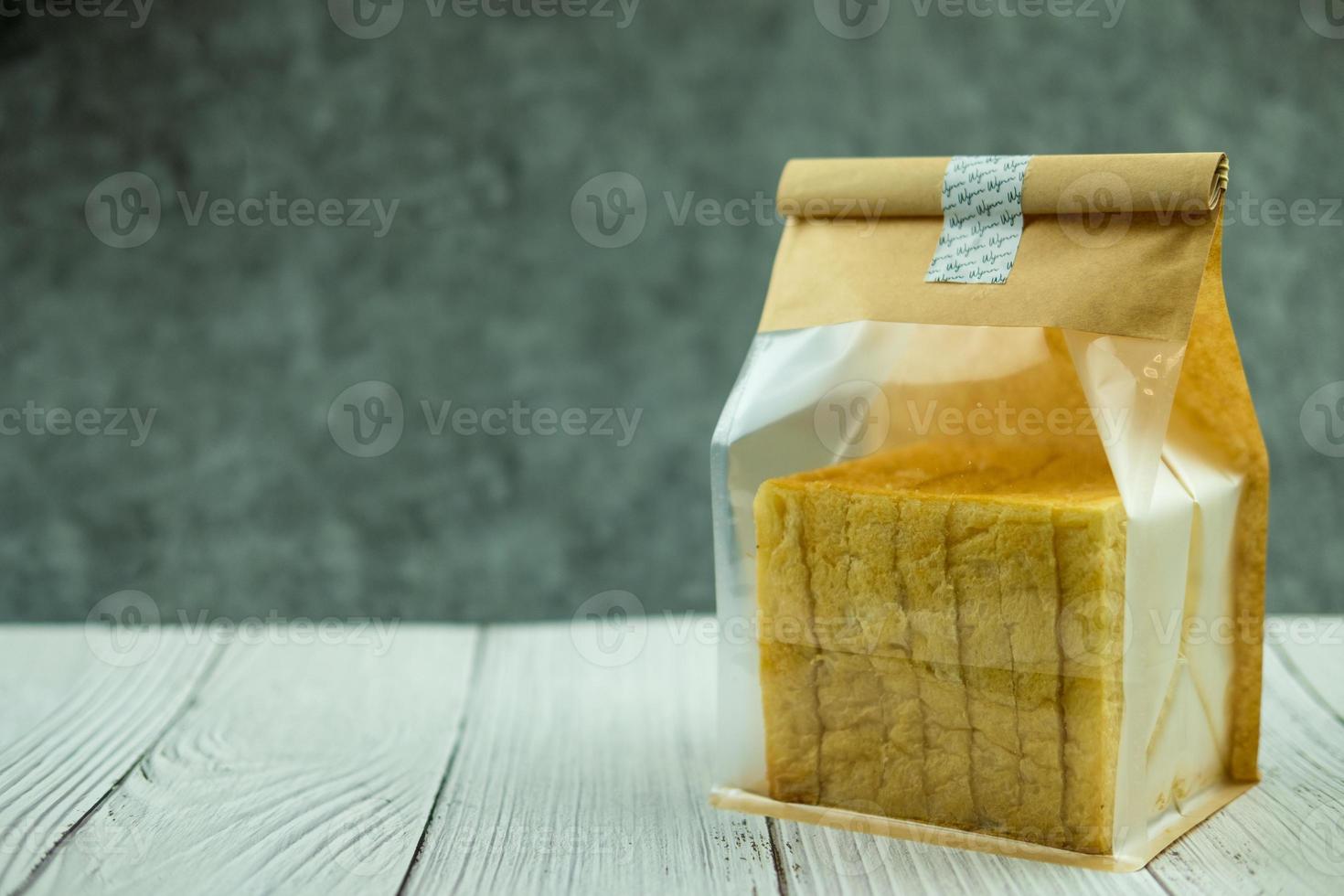 Whole grain sliced bread in plastic bag 12168655 Stock Photo at Vecteezy