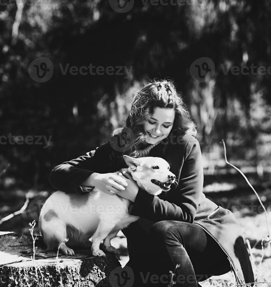 niña con su perro foto