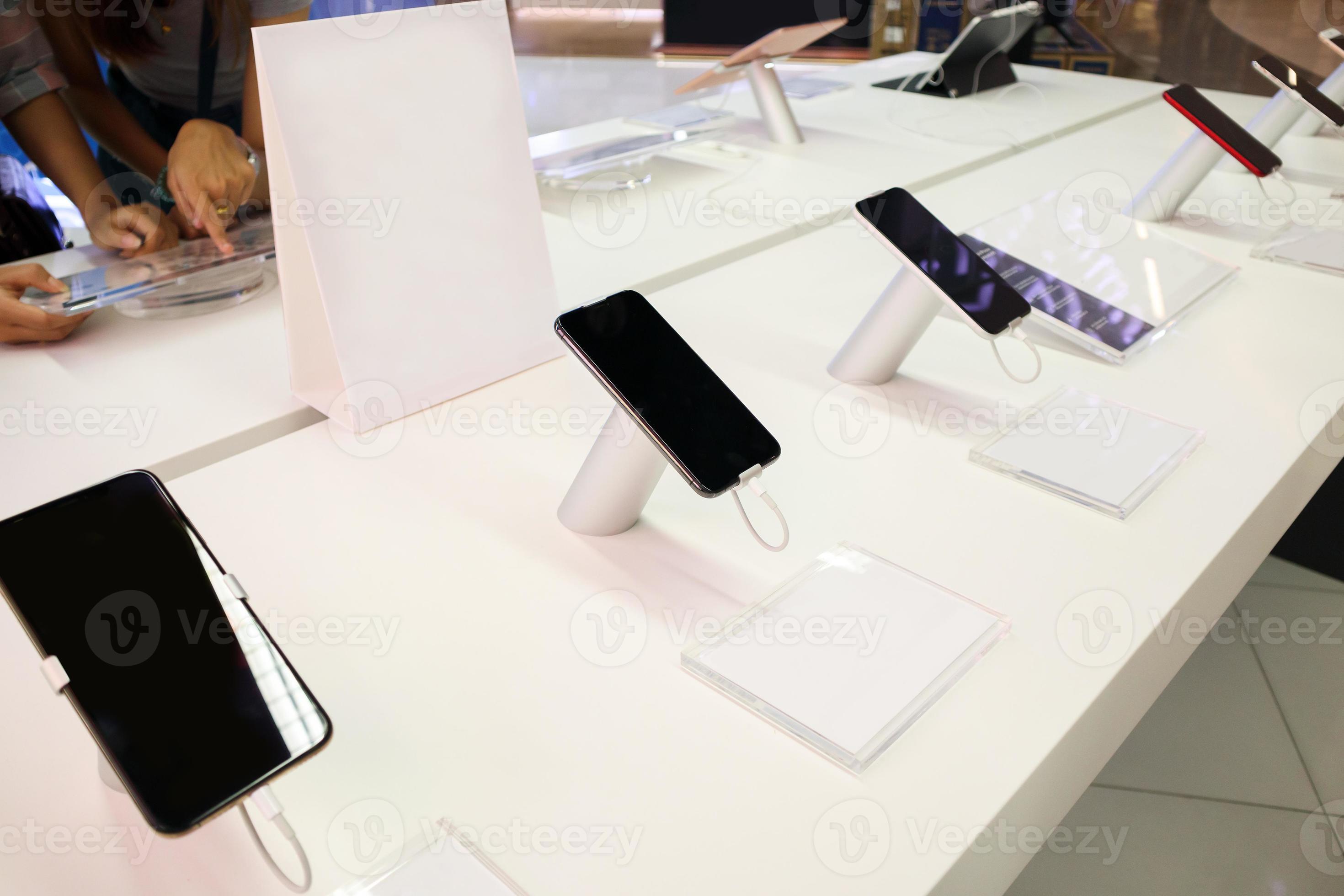 mobile smartphone showcase in electronic store 12202647 Stock Photo at ...