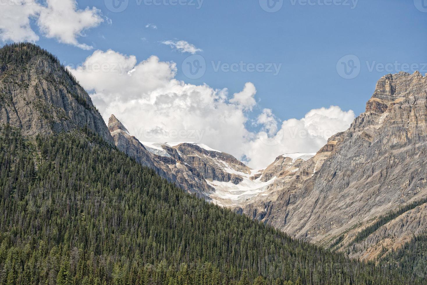 emerald lake natural bridge photo