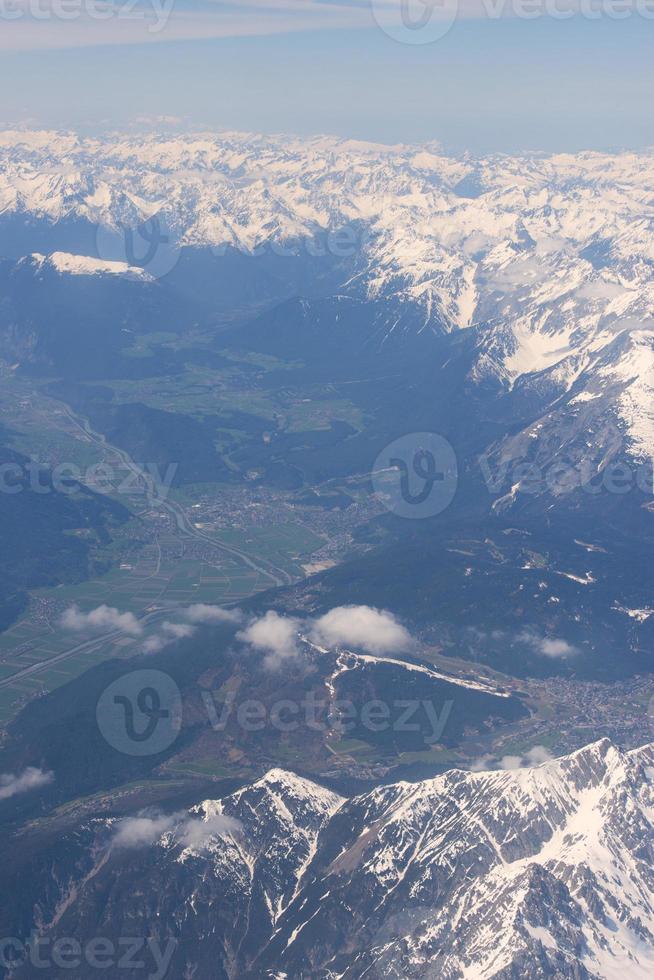 vista aerea de los alpes foto