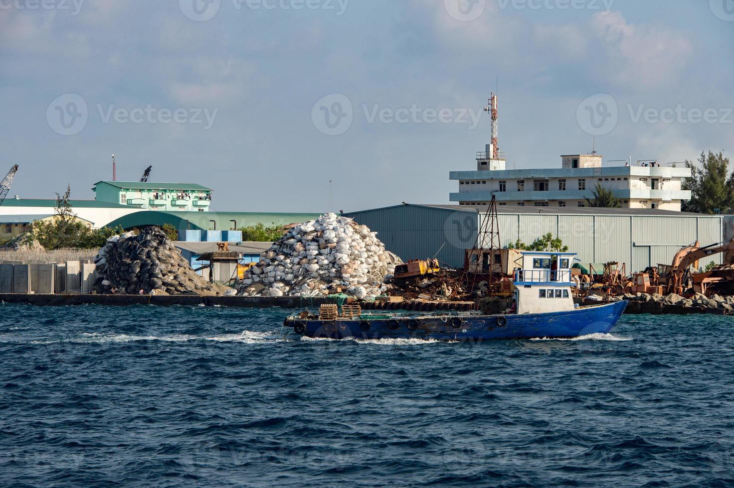 maldivas basura isla basura en llamas foto