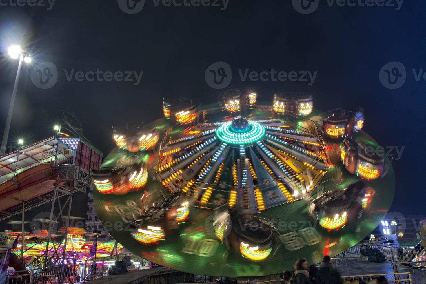 fondo de luces en movimiento luna park foto