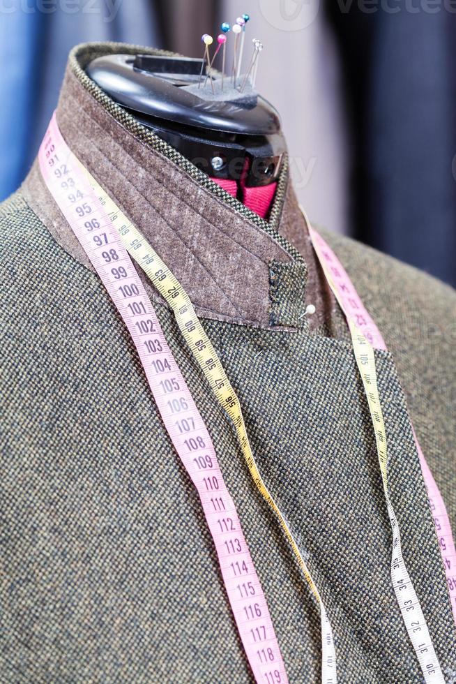 chaqueta de tweed de lana en trajes ficticios y listos foto